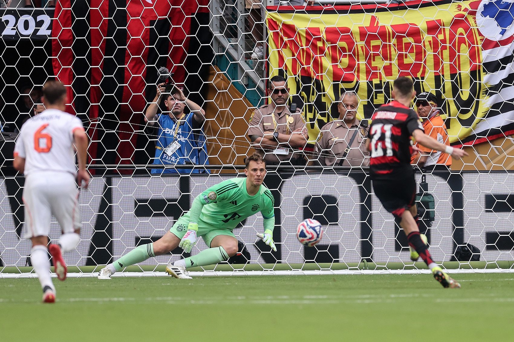 巨大的变化! IFAB认为修改罚球规则:将罚球踢作为死球 而进攻方无法弥补射门!